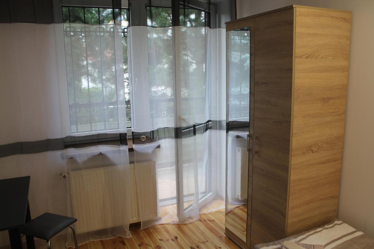 Saska Ochota Forest Guest House 바르샤바 외부 사진